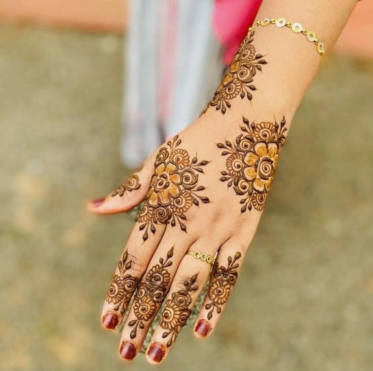 Aesthetic Easy Mehndi Design Arabic (3)