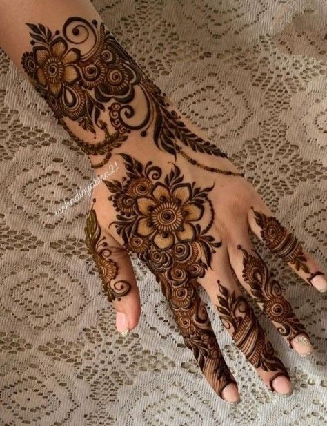 Arabic Front Mehndi Design Easy And Beautiful Full Hand (3) Arabic Front Mehndi Design Easy And Beautiful Full Hand (3)