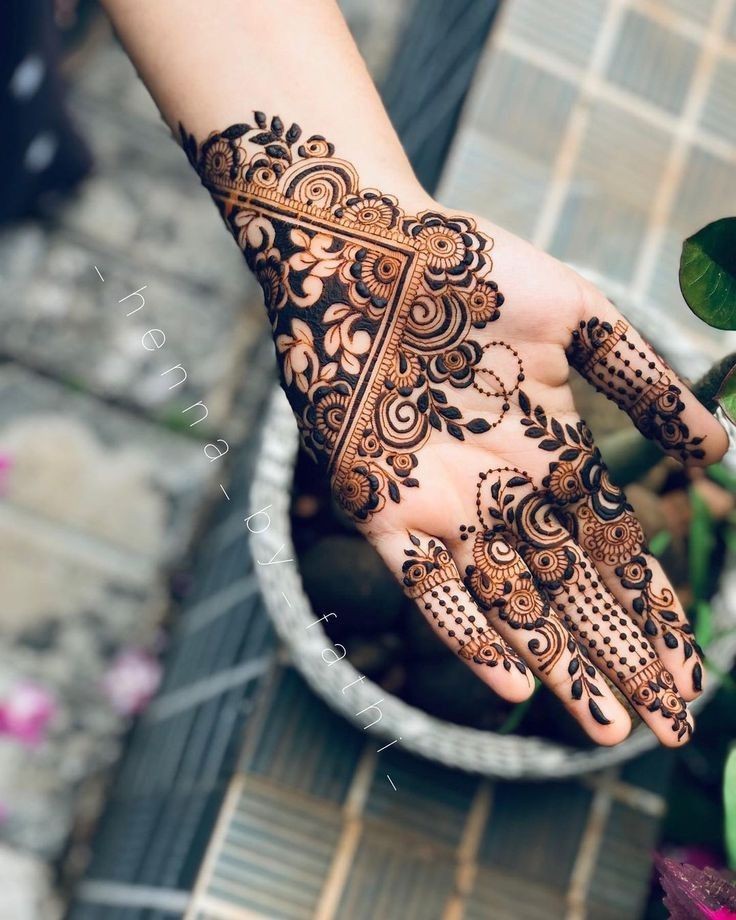 Arabic Front Mehndi Design Easy And Beautiful Full Hand (8) Arabic Front Mehndi Design Easy And Beautiful Full Hand (8)