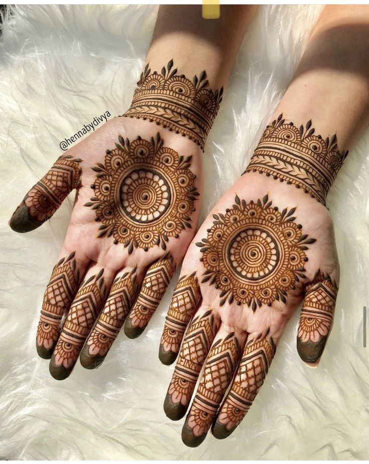 Arabic Instagram Royal Front Hand Mehndi Design (2)