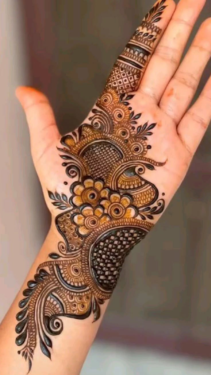 Arabic Instagram Royal Front Hand Mehndi Design (3)