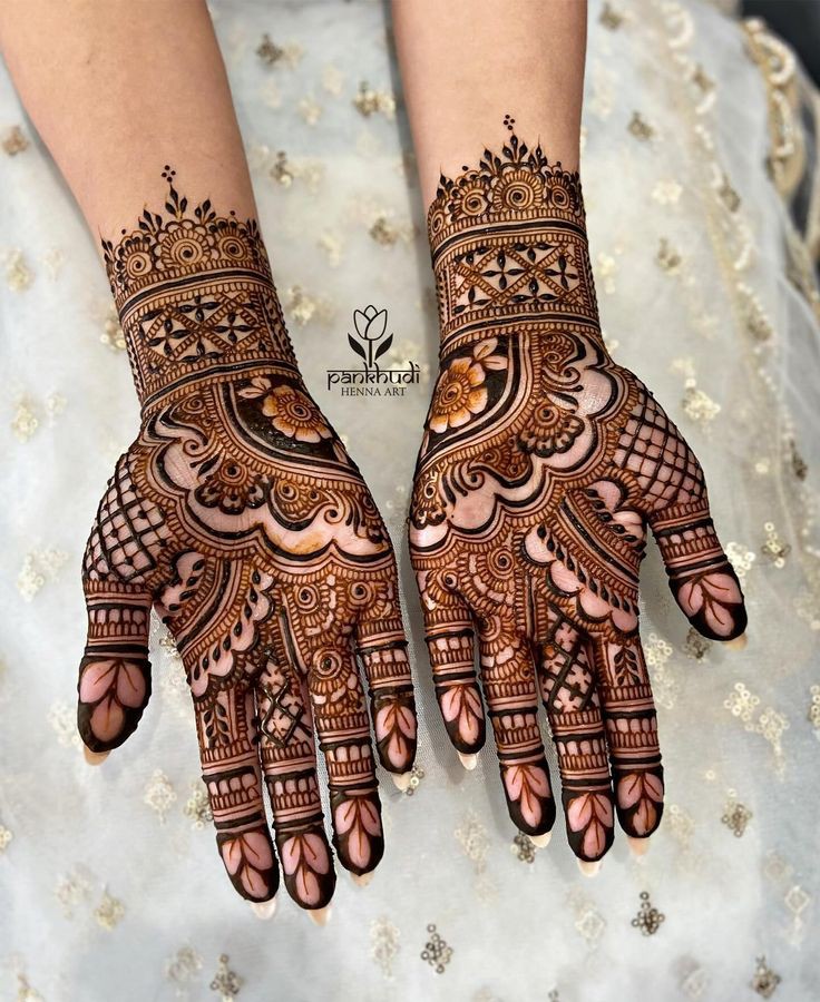 Back Hand Mehndi Design Girl (1)