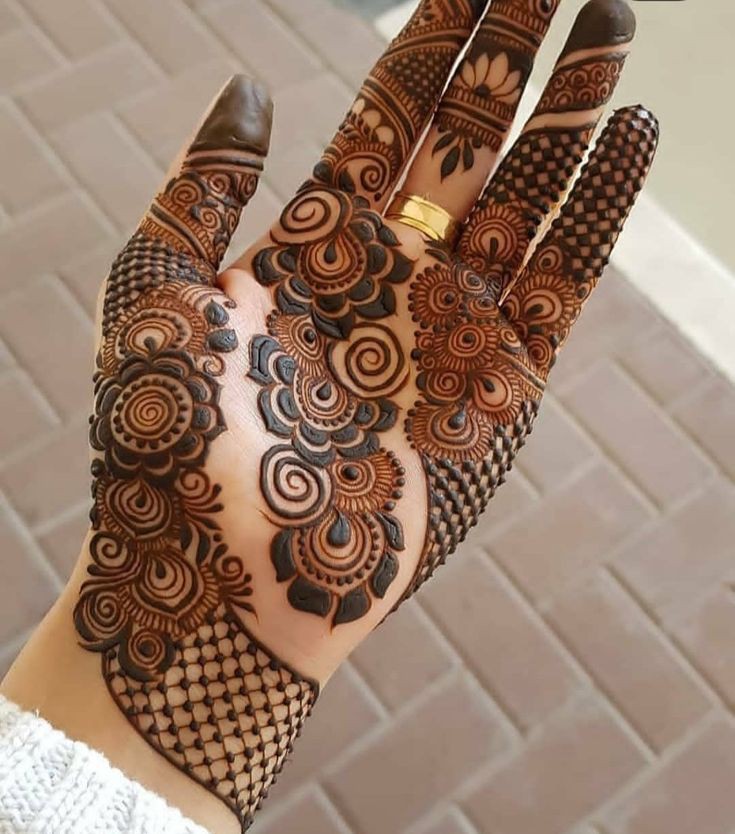 Back Hand Mehndi Design Girl (4)