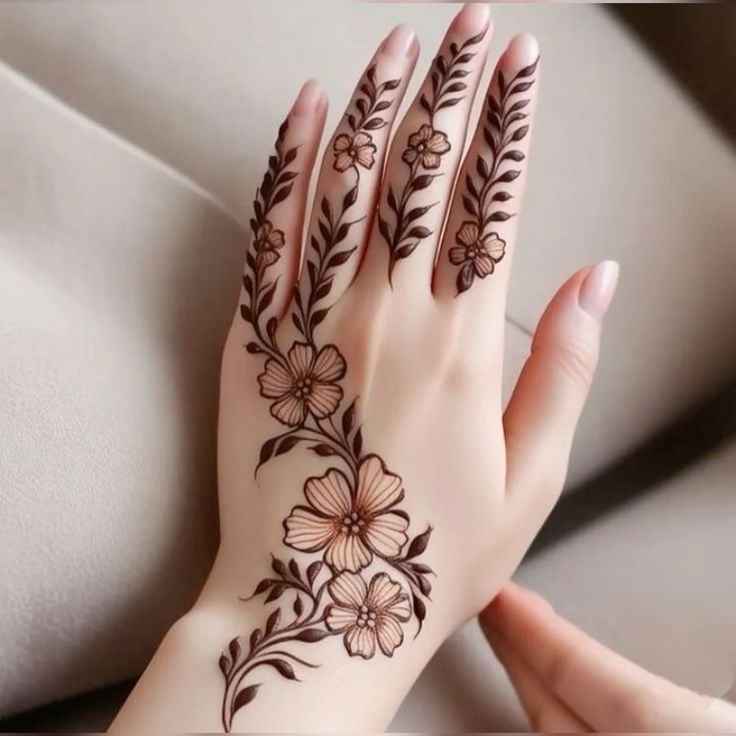 Easy Front Hand Simple Mehndi Design (5)