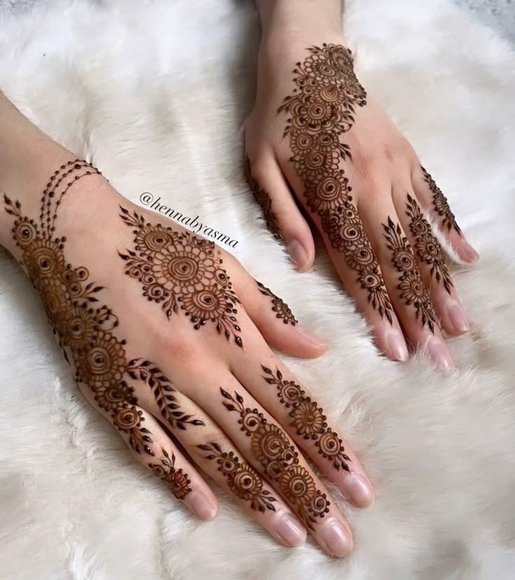 Easy Mehendi Design Simple Front Hand (2)