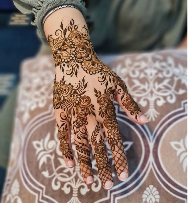 Easy Mehendi Design Simple Front Hand
