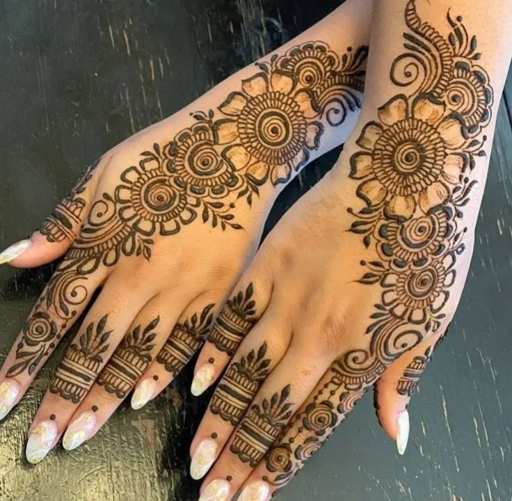 Easy Mehndi Design Children (1)