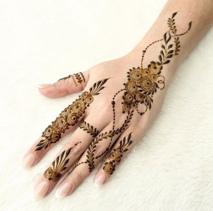 Easy Mehndi Design for Karva (1)