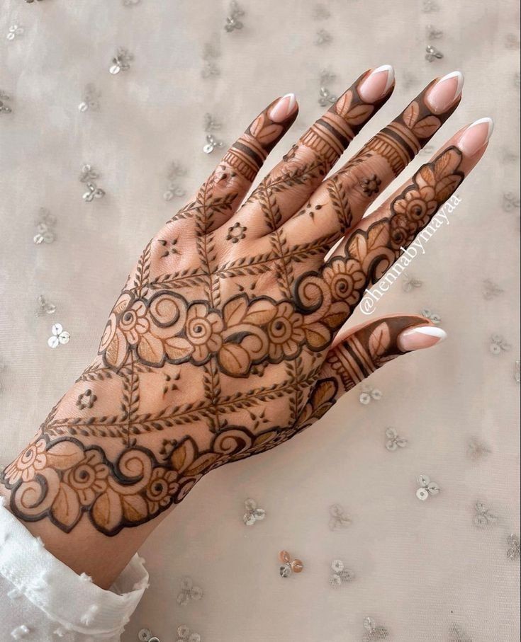 Easy Simple Mehndi Designs for Karwa Chauth (4)