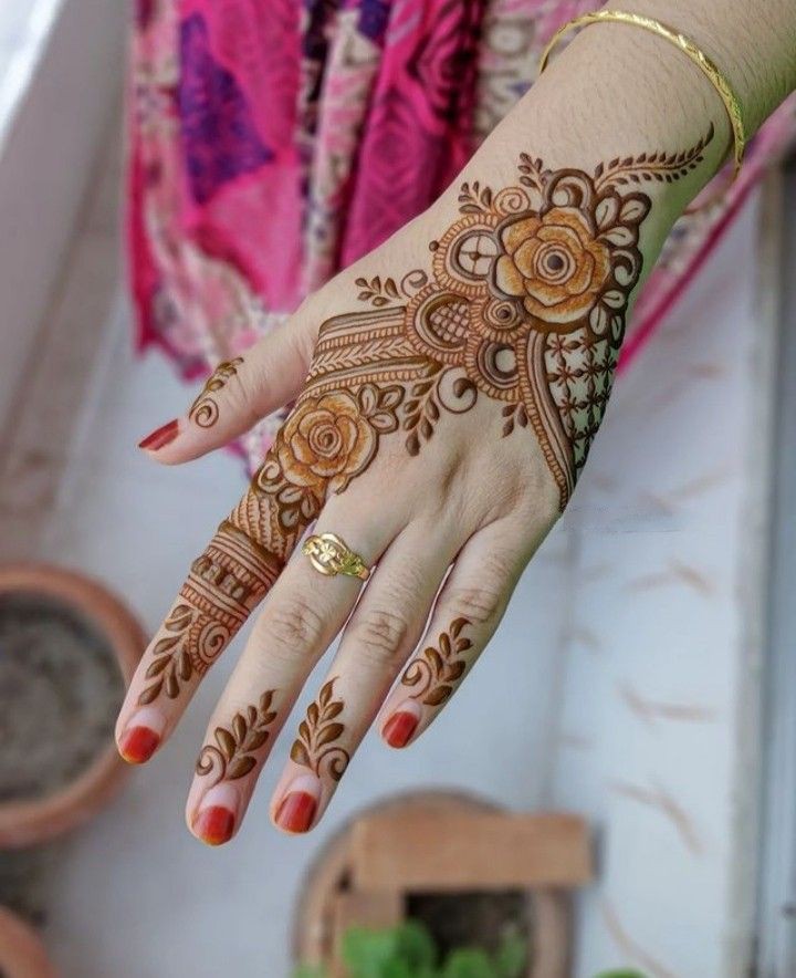 Front Hand Simple Mehndi Design (3)