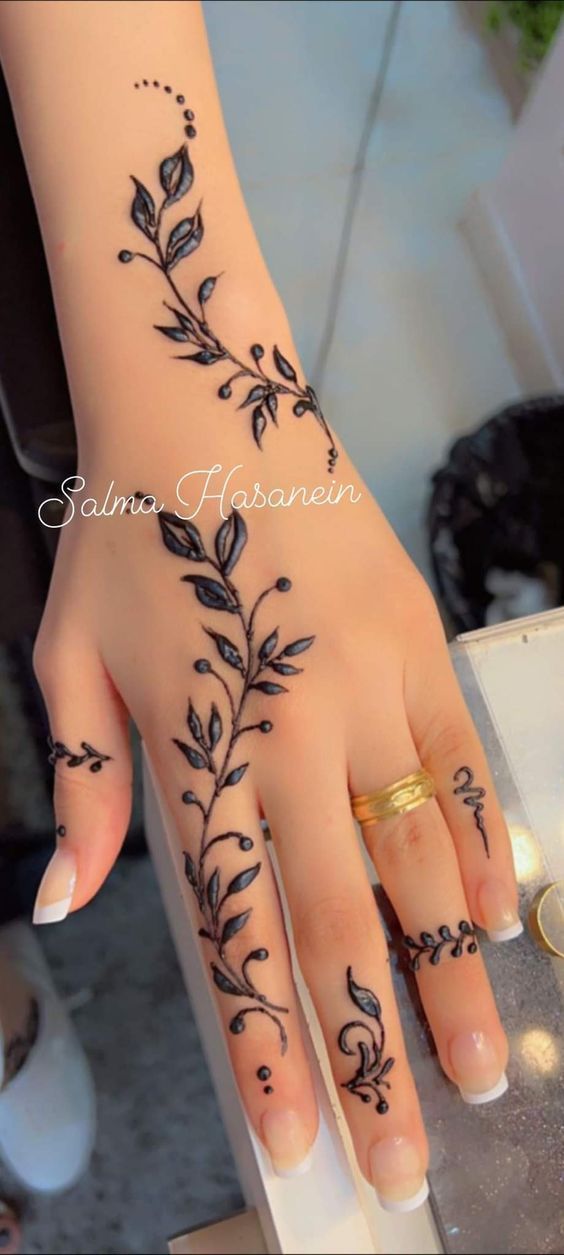 Front Hand Simple Mehndi Design Images 12