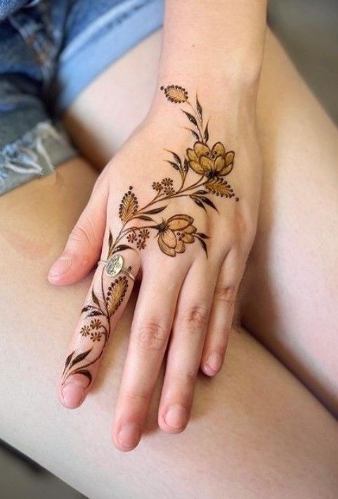 Front Hand Simple Mehndi Design Images 26