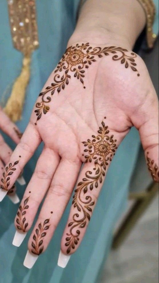 Front Hand Simple Mehndi Design Images (5)