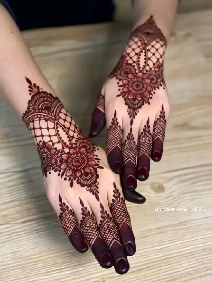 Front Hand Simple Mehndi Design