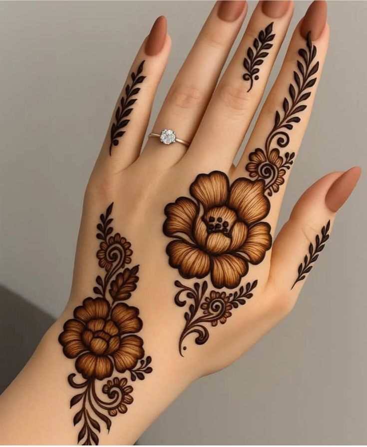 Front Hand Stylish Front Hand Simple Mehndi Design (3)