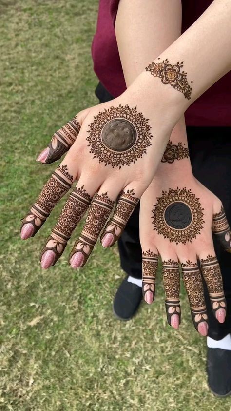 Front Mehndi Design Easy and Beautiful for Karva Chauth (7)