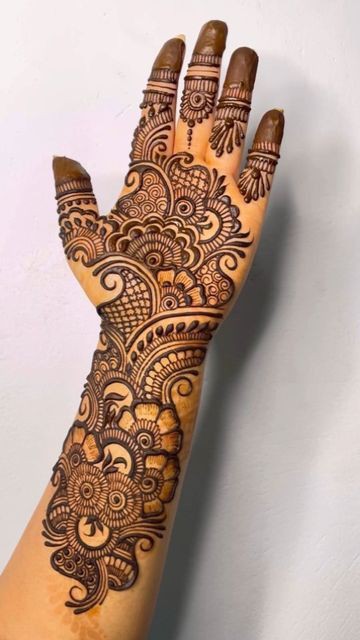 Full Hand Mehndi Design (2)