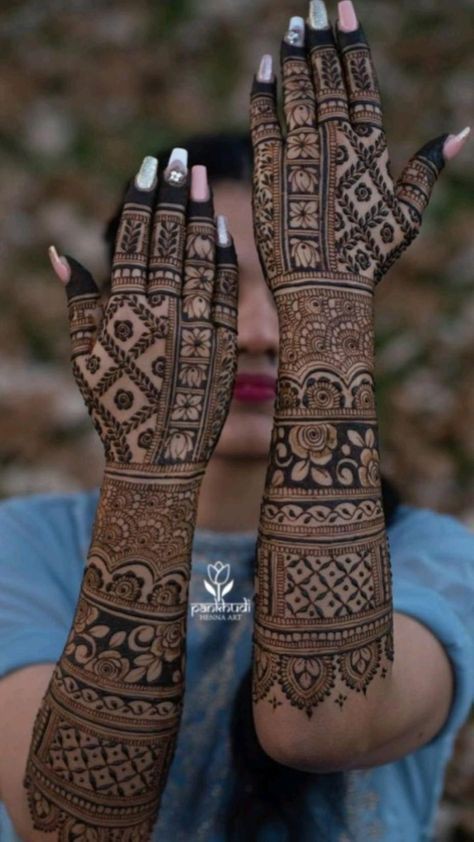 Full Hand Mehndi Design (5)