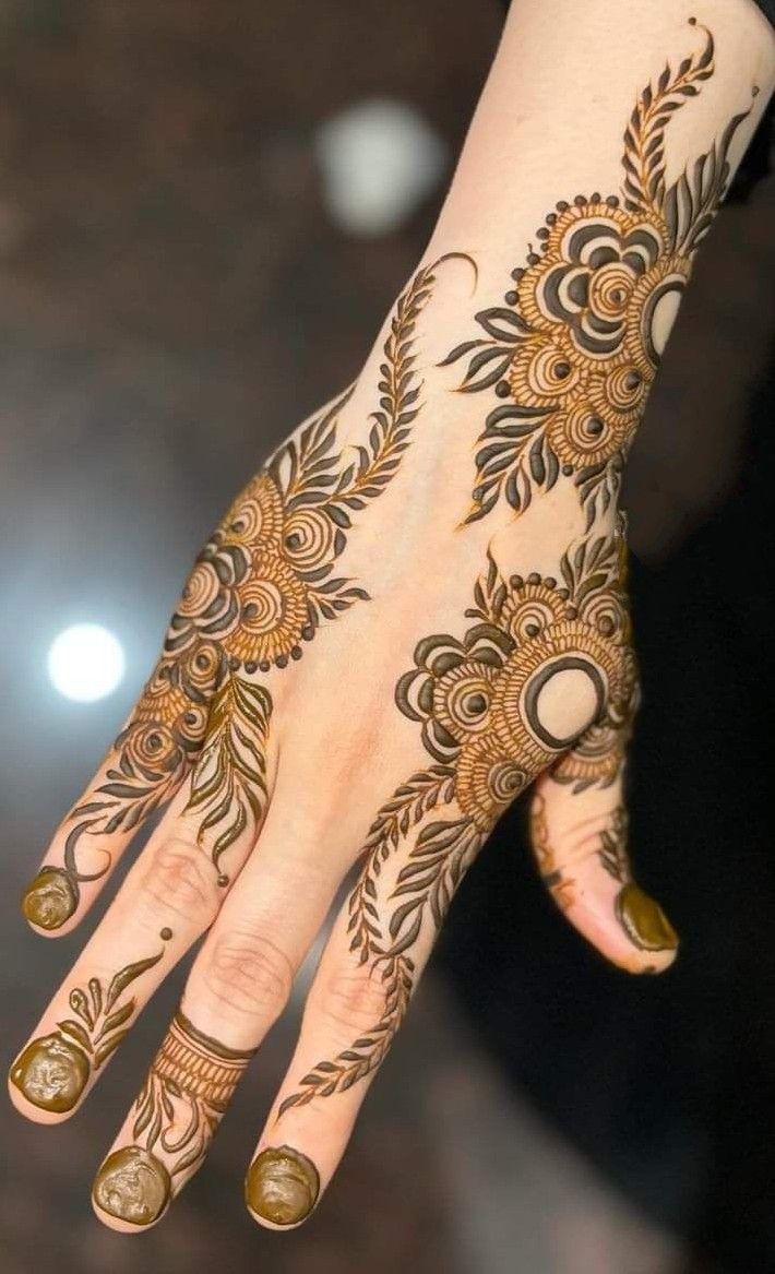 Karwa Chauth Mehndi Design (2)