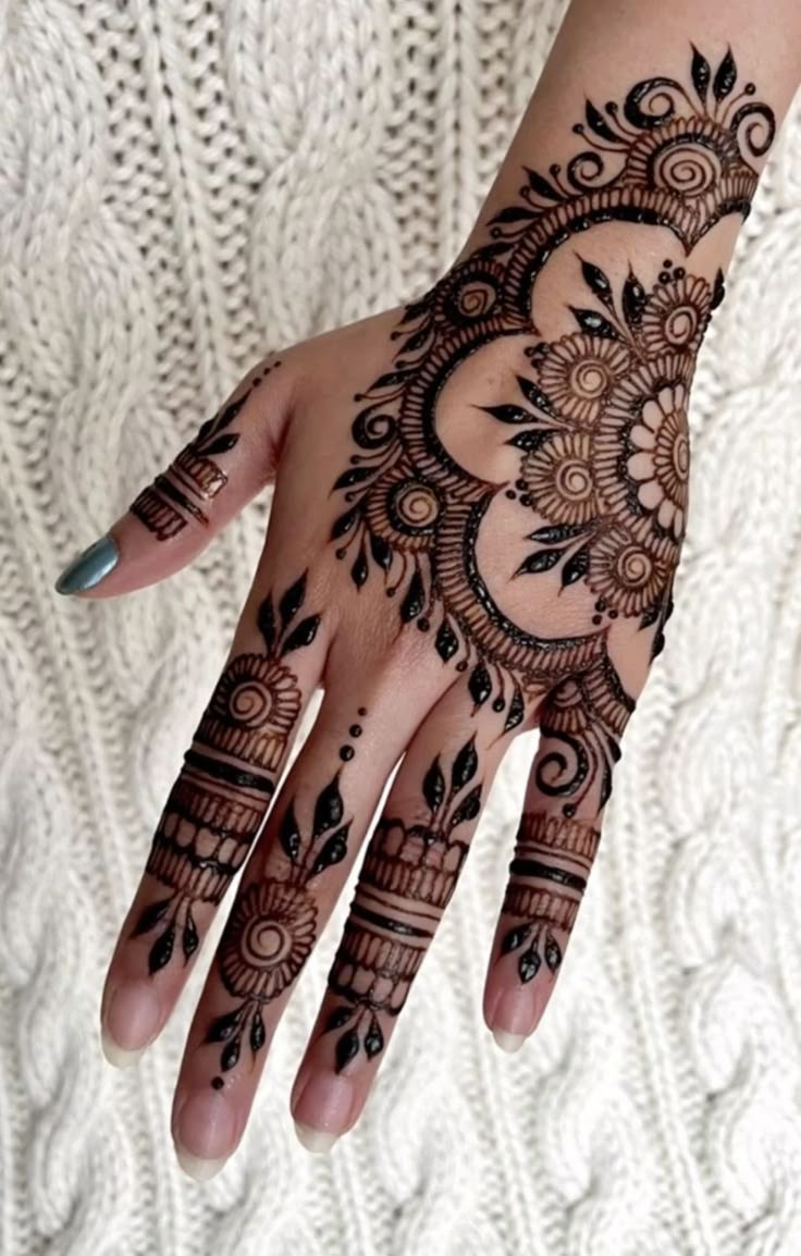 Mehndi Design Arabic Front Hand (3)