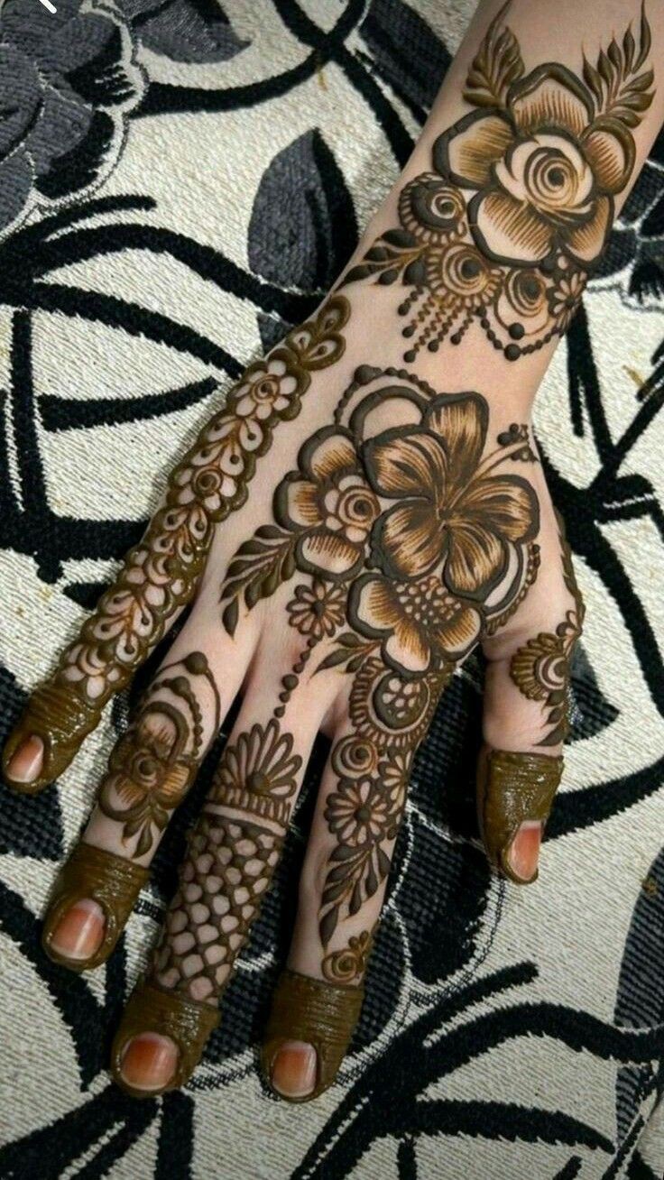 Mehndi Design Easy And Beautiful Aesthetic (4) Mehndi Design Easy And Beautiful Aesthetic (4)