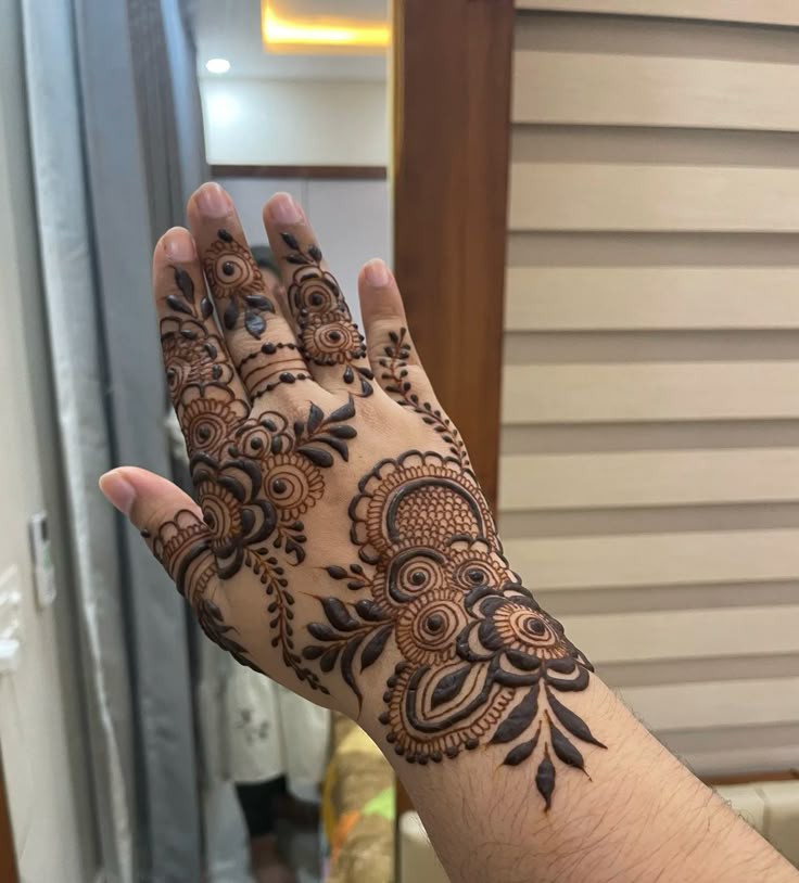Mehndi Design Easy And Beautiful Aesthetic (5) Mehndi Design Easy And Beautiful Aesthetic (5)
