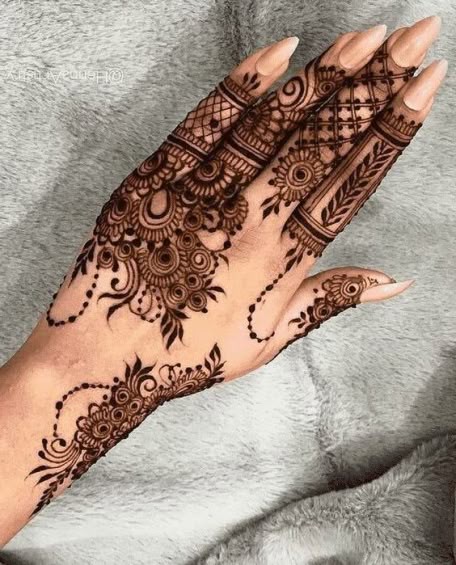 Mehndi Design Easy And Beautiful Arabic for Girl (2) Mehndi Design Easy And Beautiful Arabic for Girl (2)