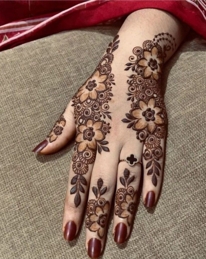Mehndi Design for Karva Chauth Full Hand (2)