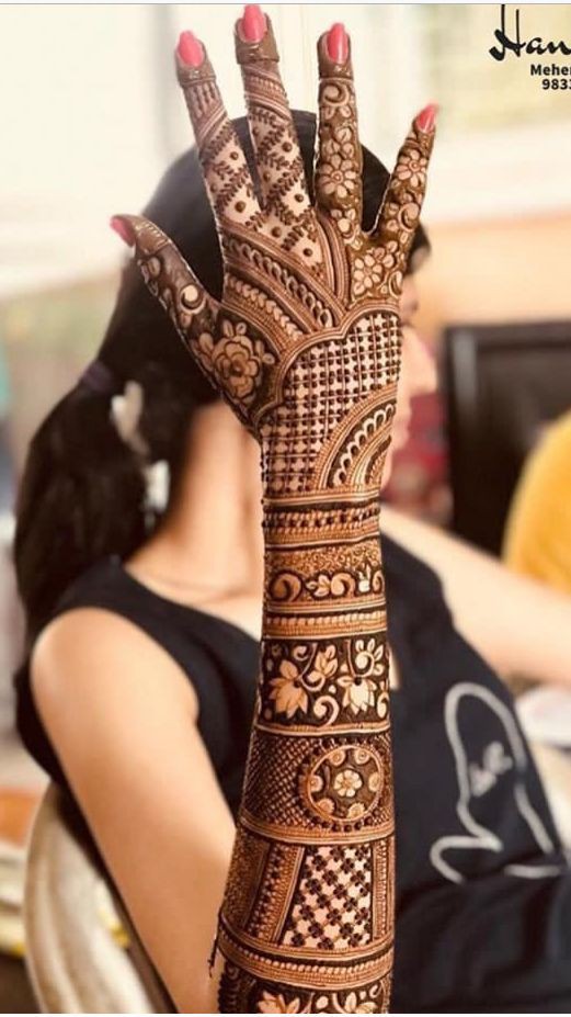 Modern Hand Mehndi Design (11)