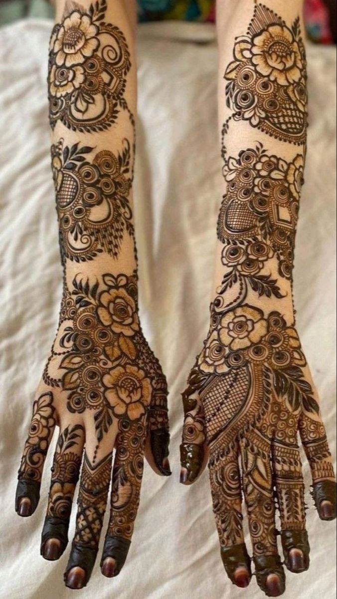 Modern Hand Mehndi Design (12)