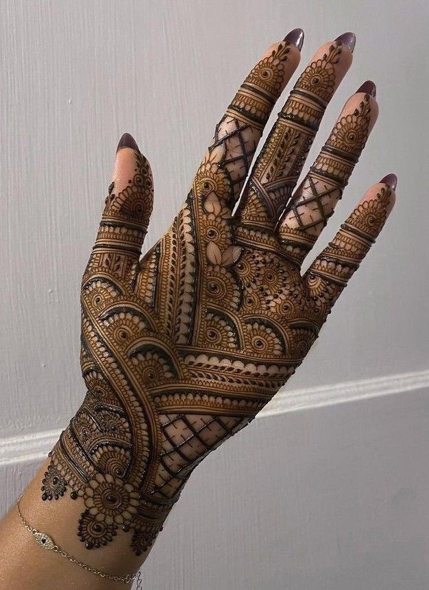 Modern Hand Mehndi Design (15)