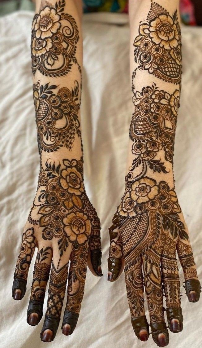 Modern Hand Mehndi Design (24)