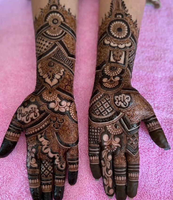 Modern Hand Mehndi Design (28)