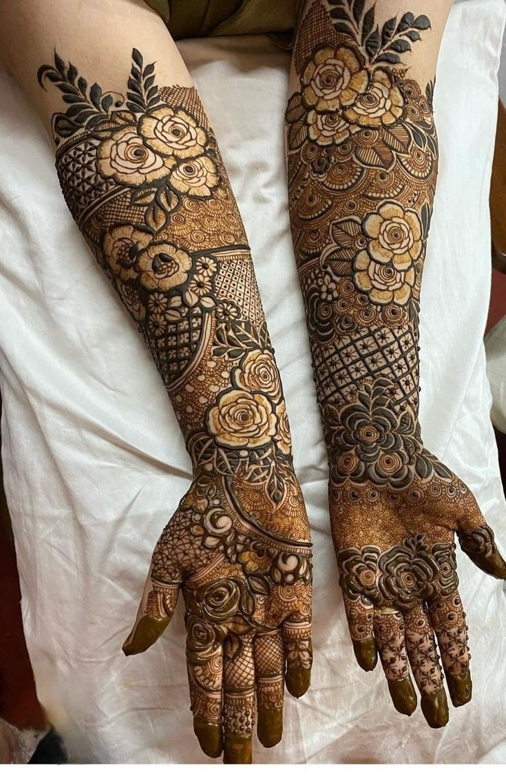 Modern Hand Mehndi Design (29)