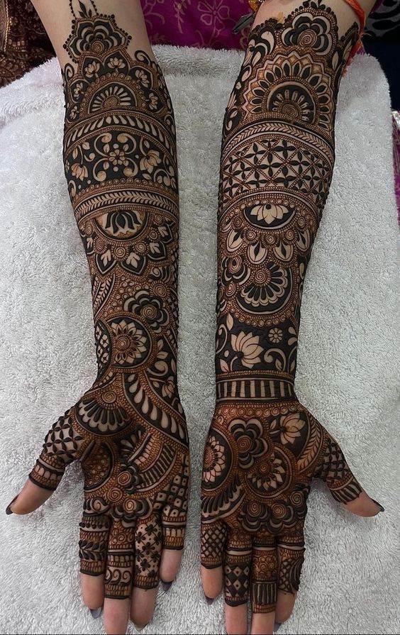 Modern Hand Mehndi Design (8)
