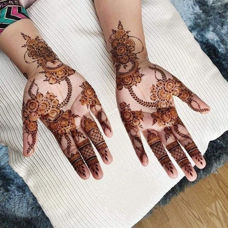 Modern Karva Chauth Mehndi Designs (1)