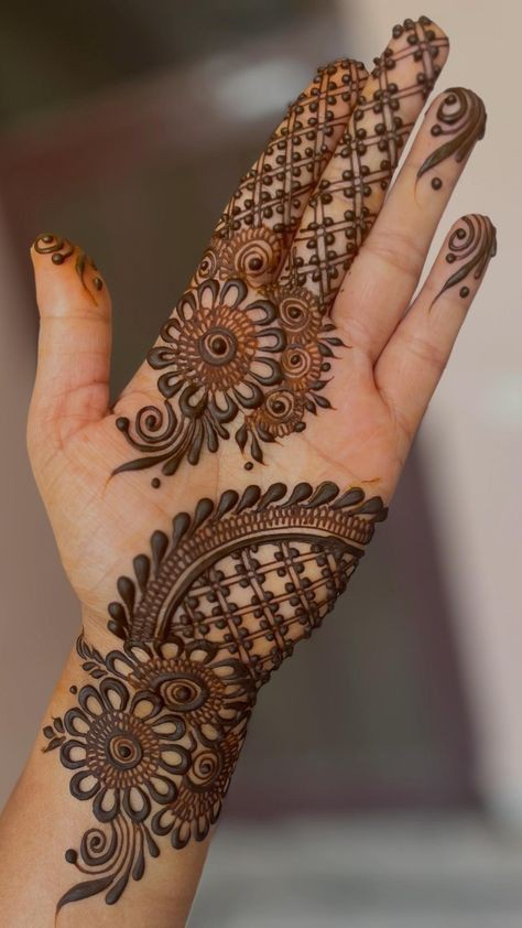 Most Beautiful Mehndi Designs For Front Hands (2) Most Beautiful Mehndi Designs For Front Hands (2)