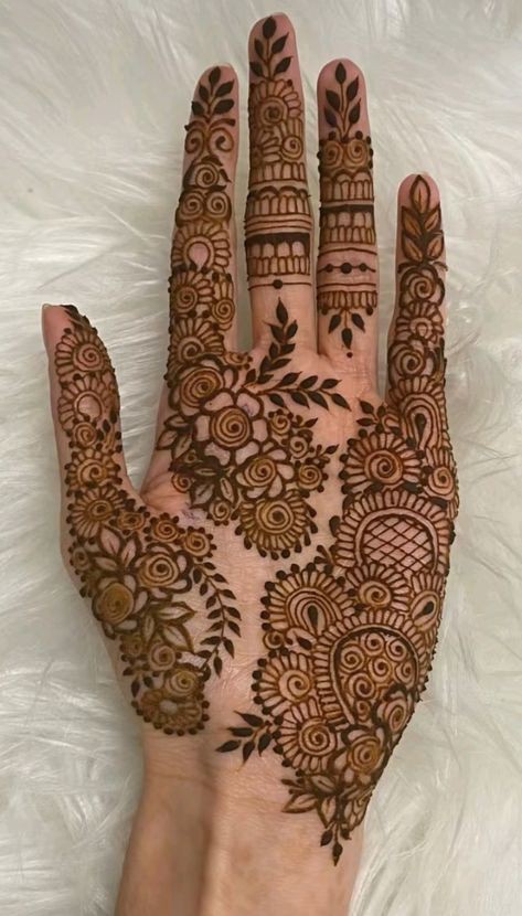 Punjabi Royal Front Hand Mehndi Design Simple And Beautiful (2) Punjabi Royal Front Hand Mehndi Design Simple And Beautiful (2)
