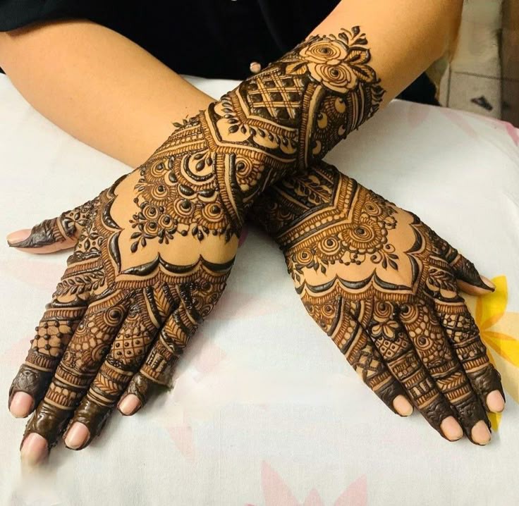 Royal Mehndi Design (1)