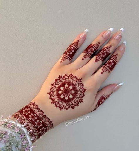 Simple Arabic Mahndi design (6)