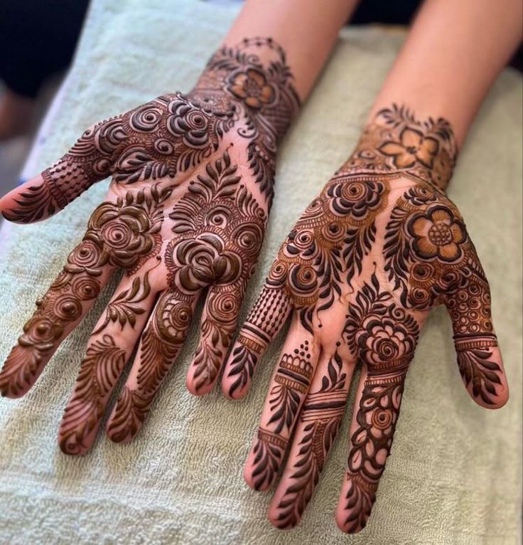 Simple and Easy Mehndi Design Arabic