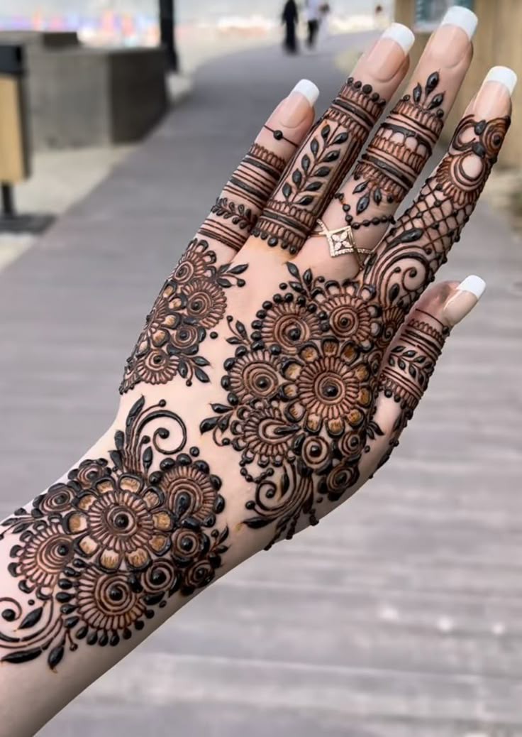 Stylish Full Hand Mehndi Design (2)
