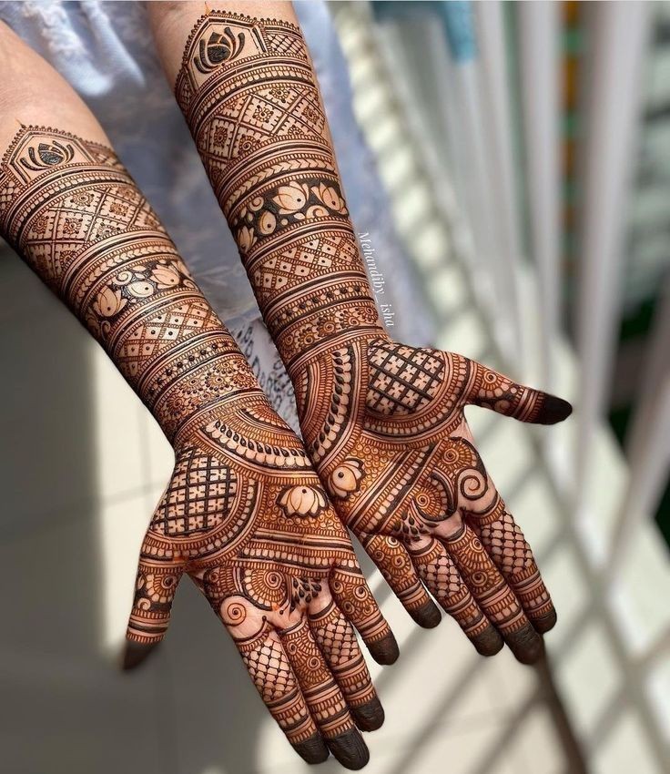 Stylish Full Hand Mehndi Design (5)