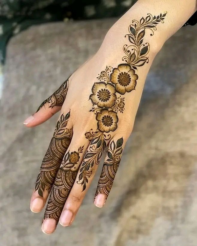 Arabic Royal Mehndi Design (15)