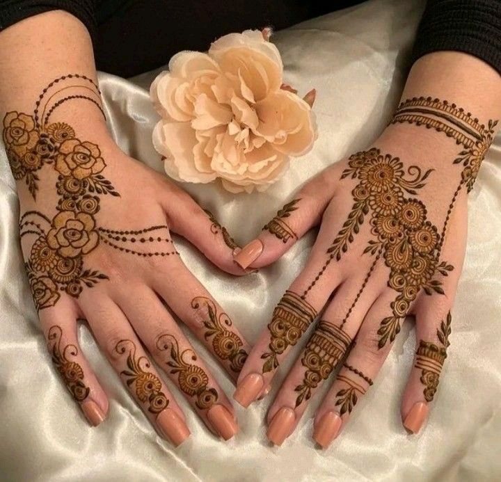 Arabic Royal Mehndi Design (19)