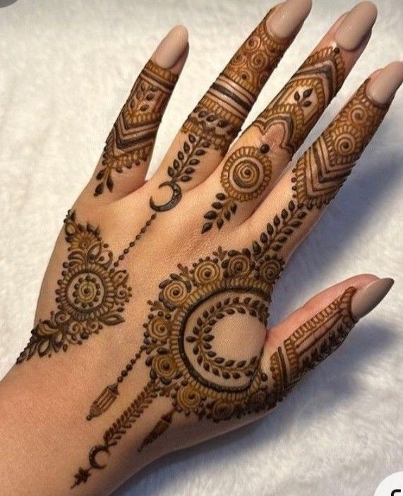 Arabic Royal Mehndi Design (26)