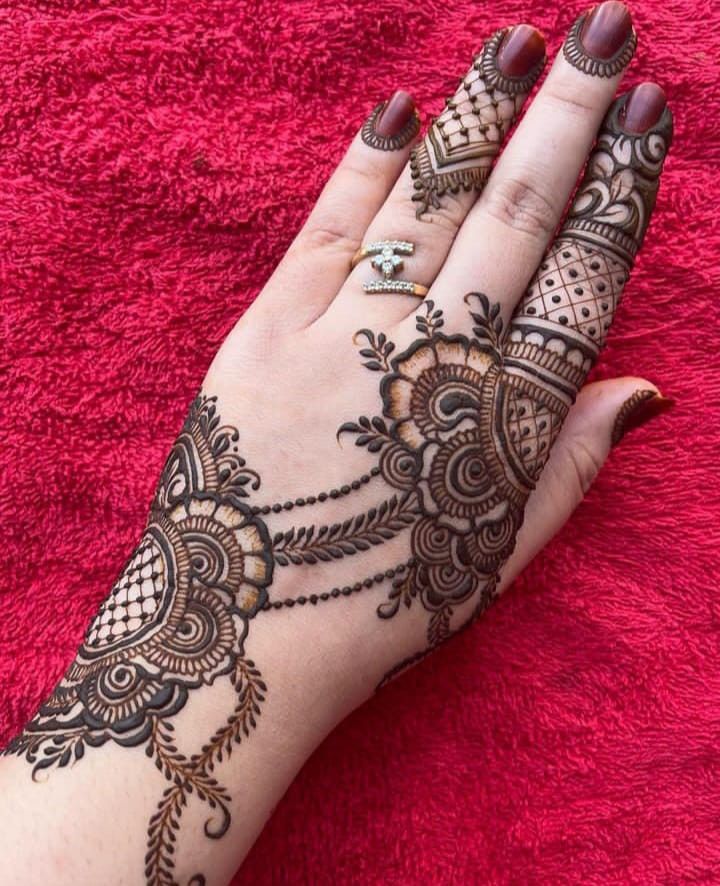 Arabic Royal Mehndi Design (30)