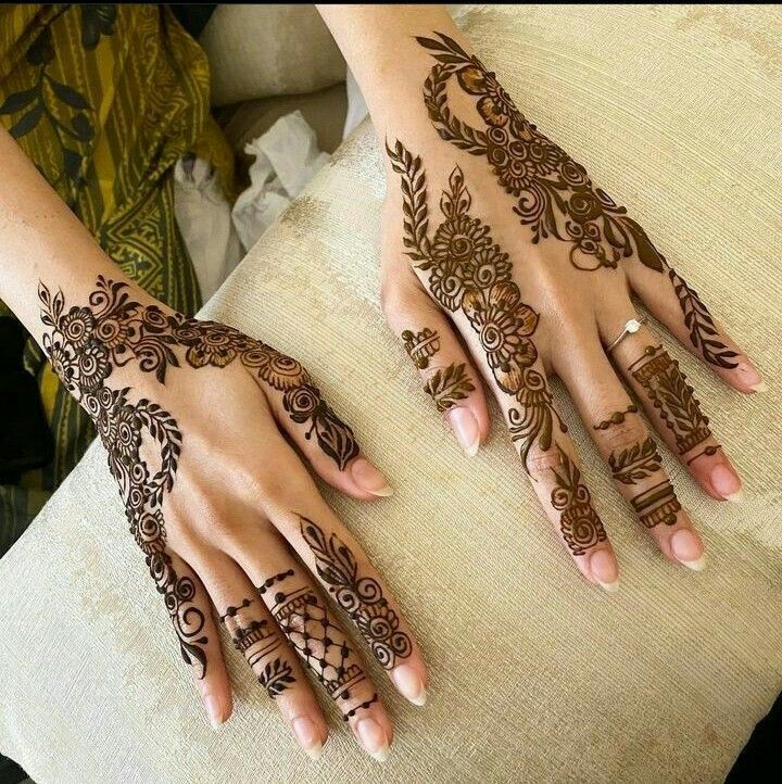 Arabic Royal Mehndi Design (50)