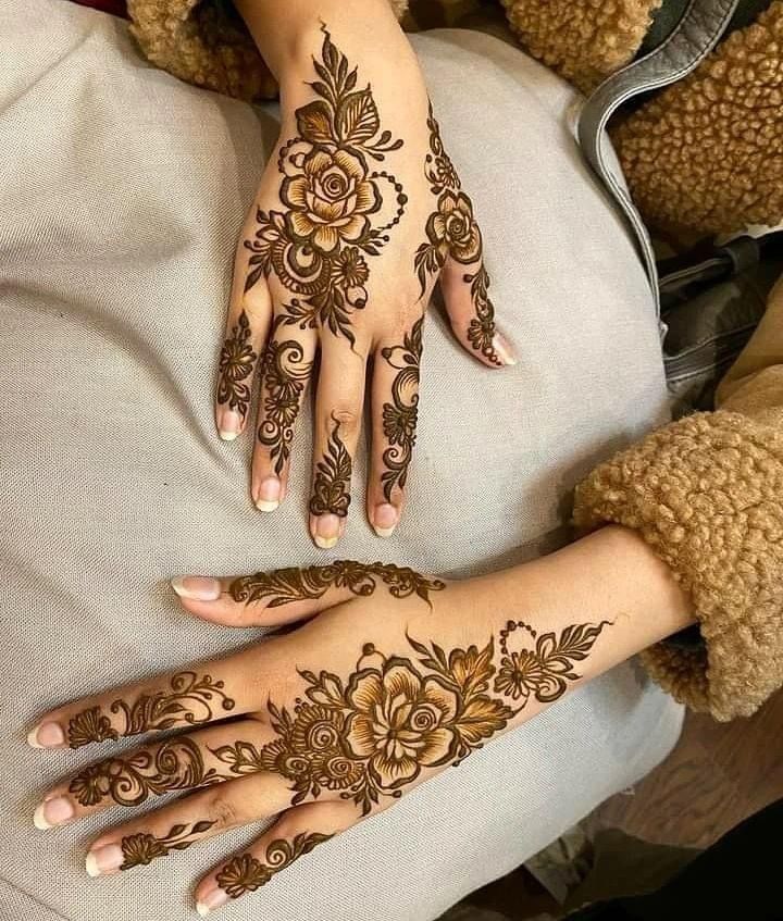 Back Hand Royal Mehndi Design (32)