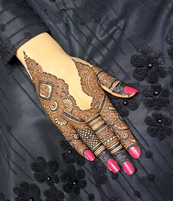 Back Hand Royal Mehndi Design (43)